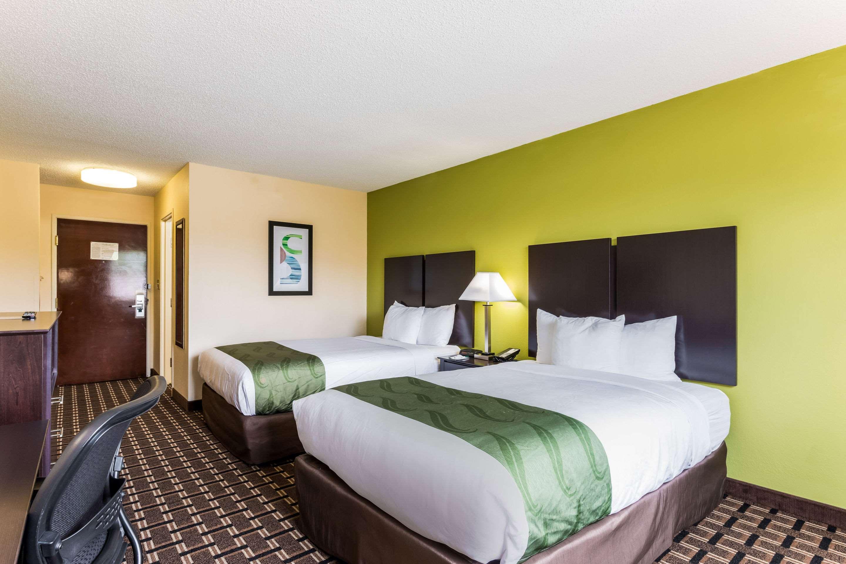 Quality Inn Huntersville Near Lake Norman Exterior photo