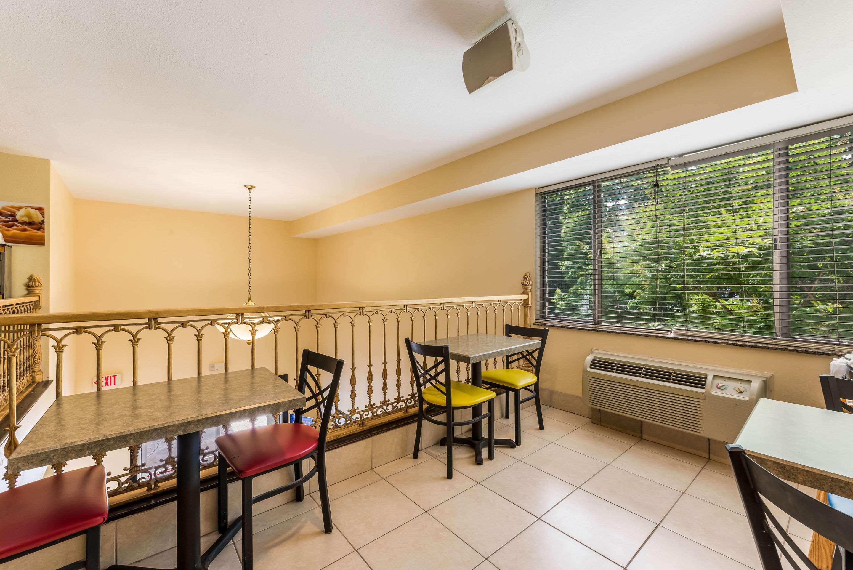 Quality Inn Huntersville Near Lake Norman Exterior photo