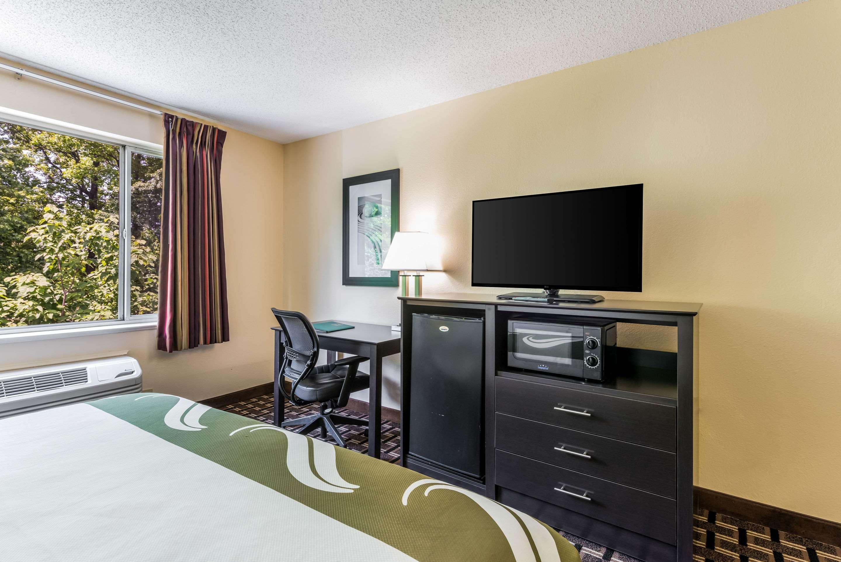Quality Inn Huntersville Near Lake Norman Exterior photo