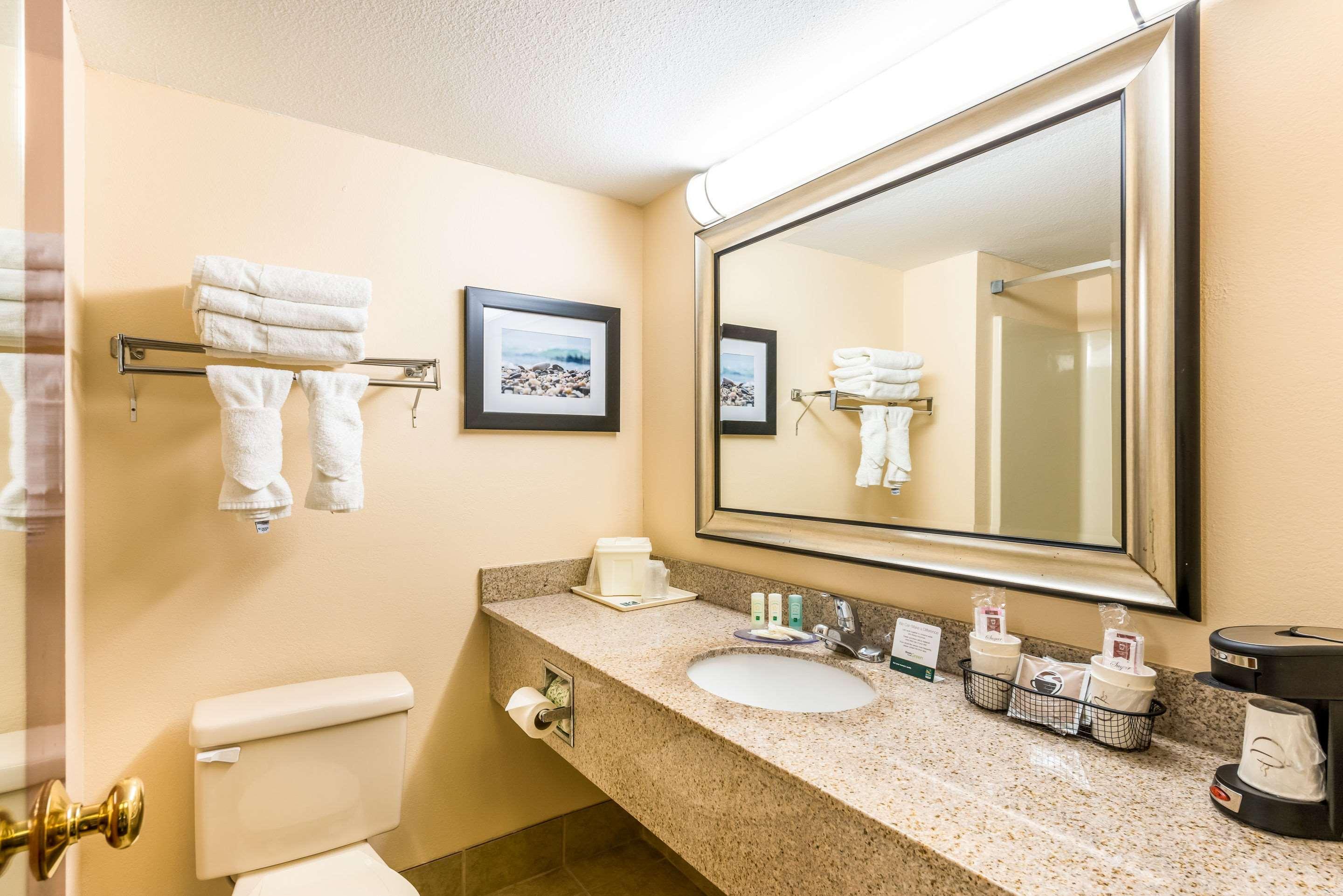 Quality Inn Huntersville Near Lake Norman Exterior photo