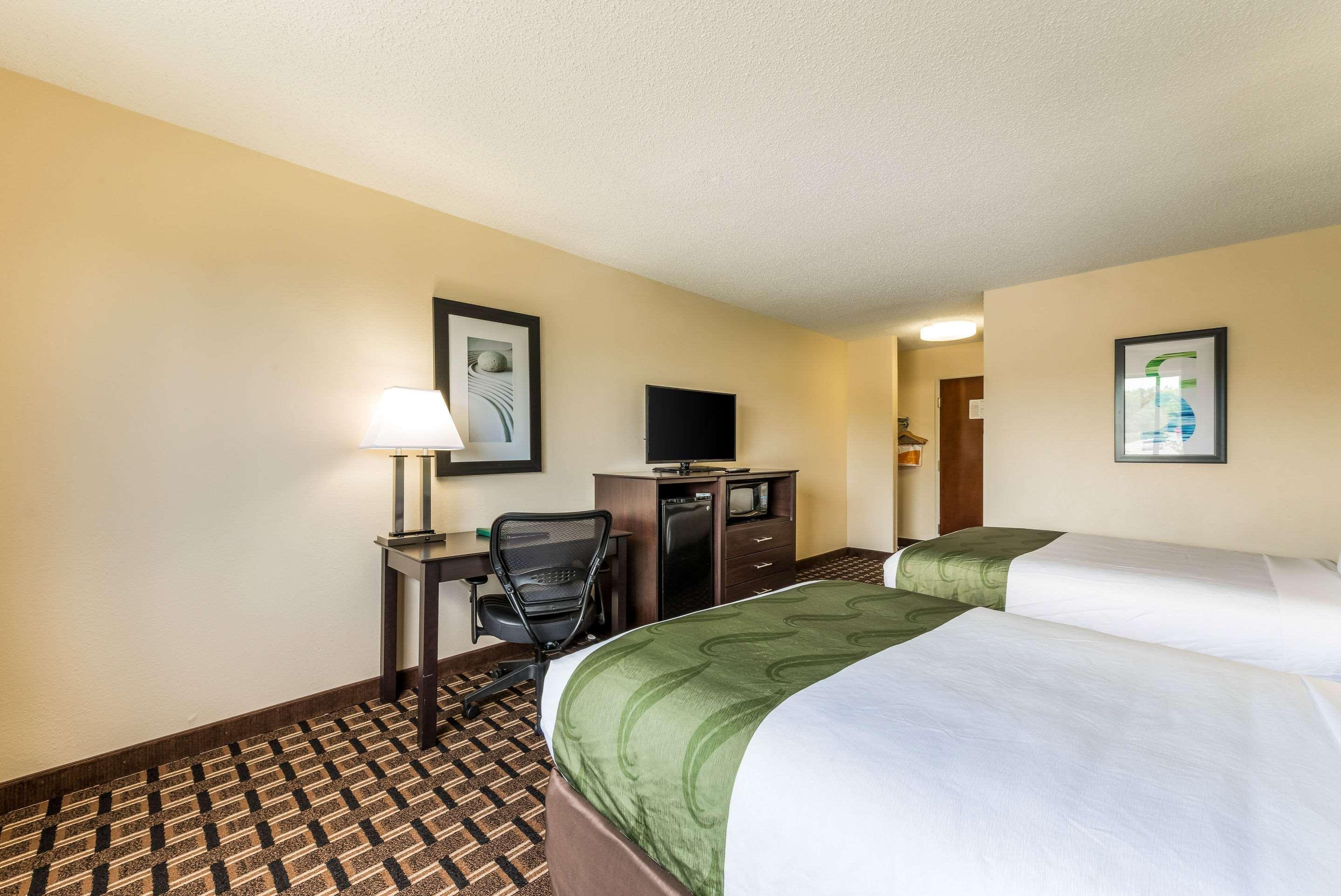 Quality Inn Huntersville Near Lake Norman Exterior photo
