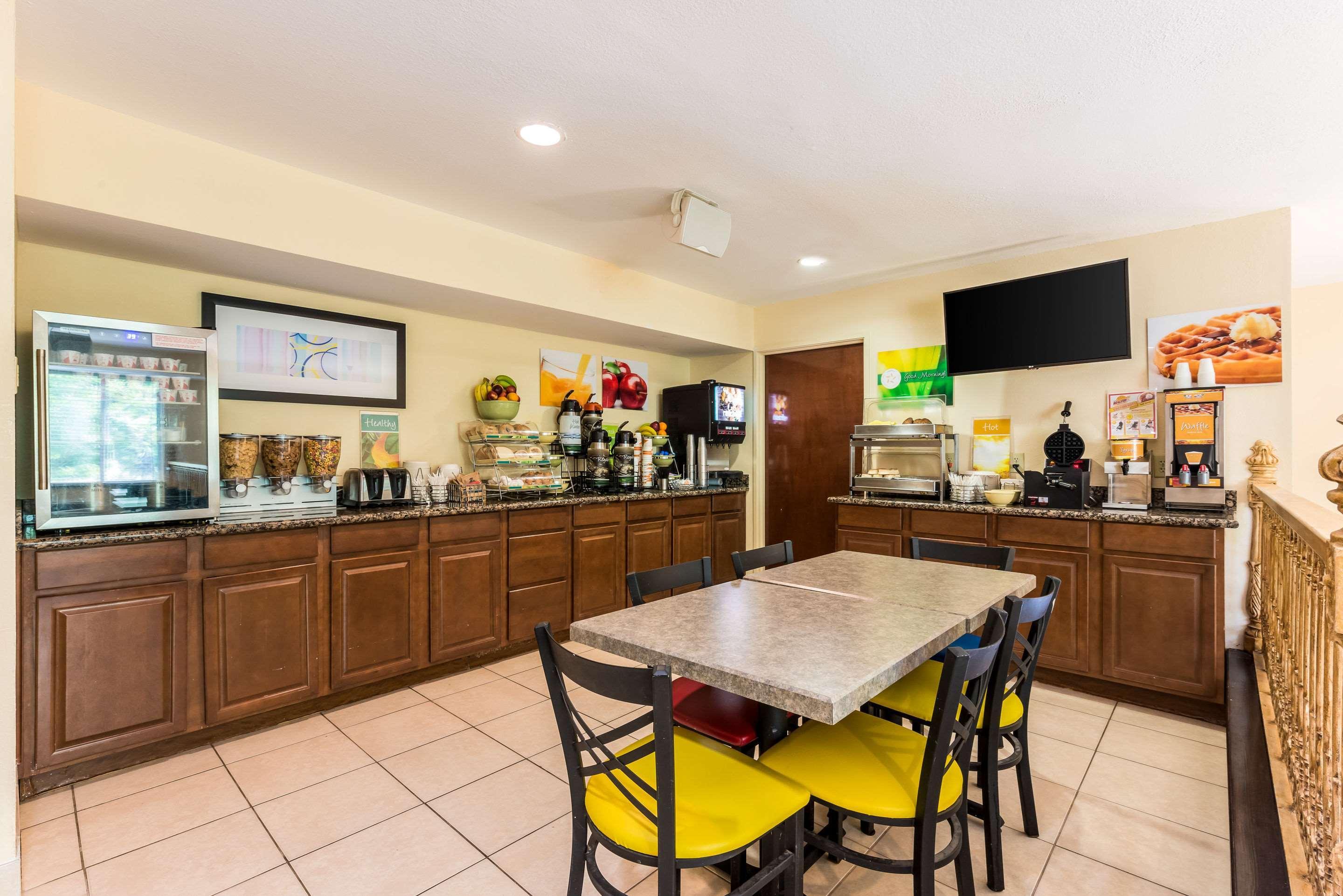 Quality Inn Huntersville Near Lake Norman Exterior photo
