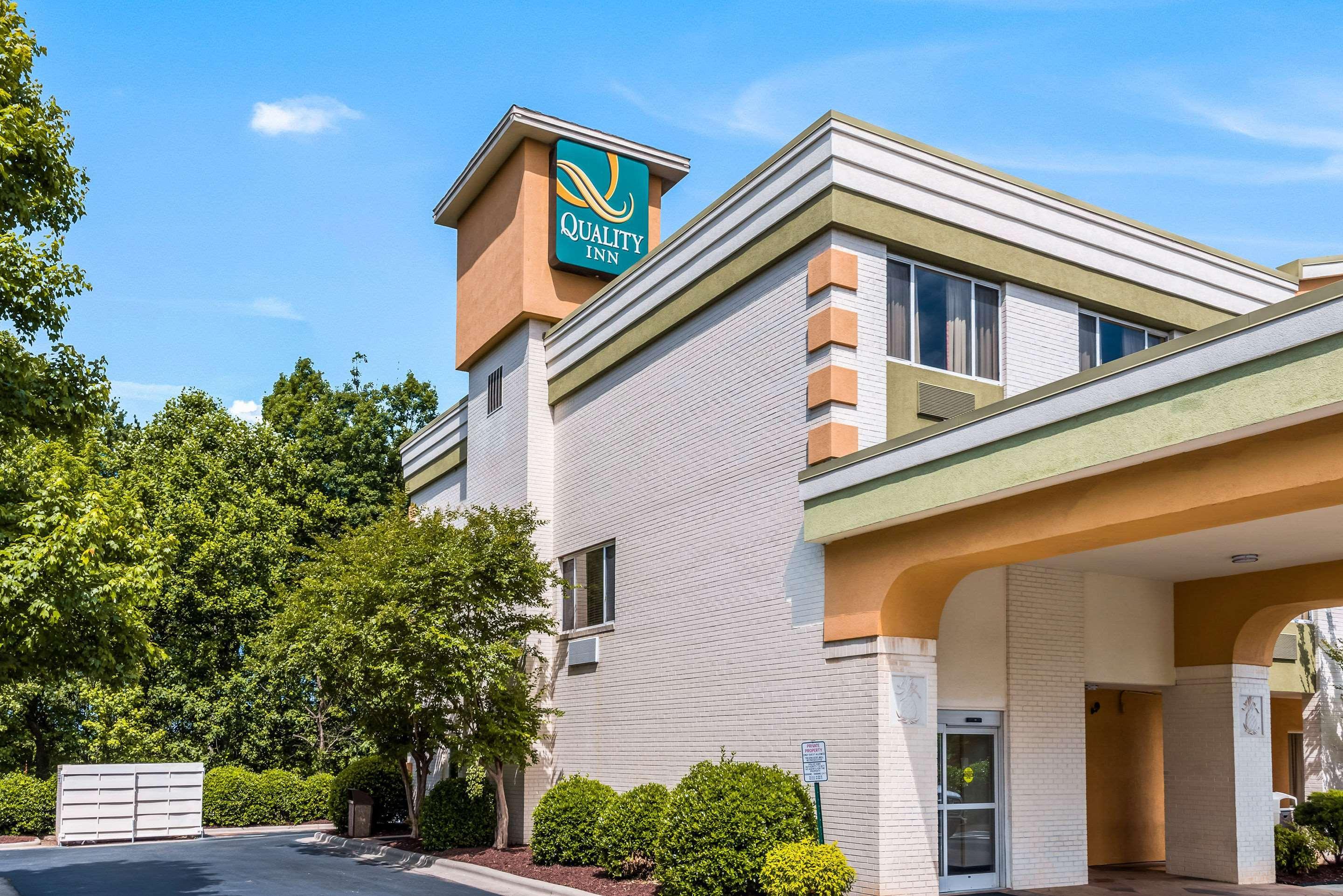 Quality Inn Huntersville Near Lake Norman Exterior photo