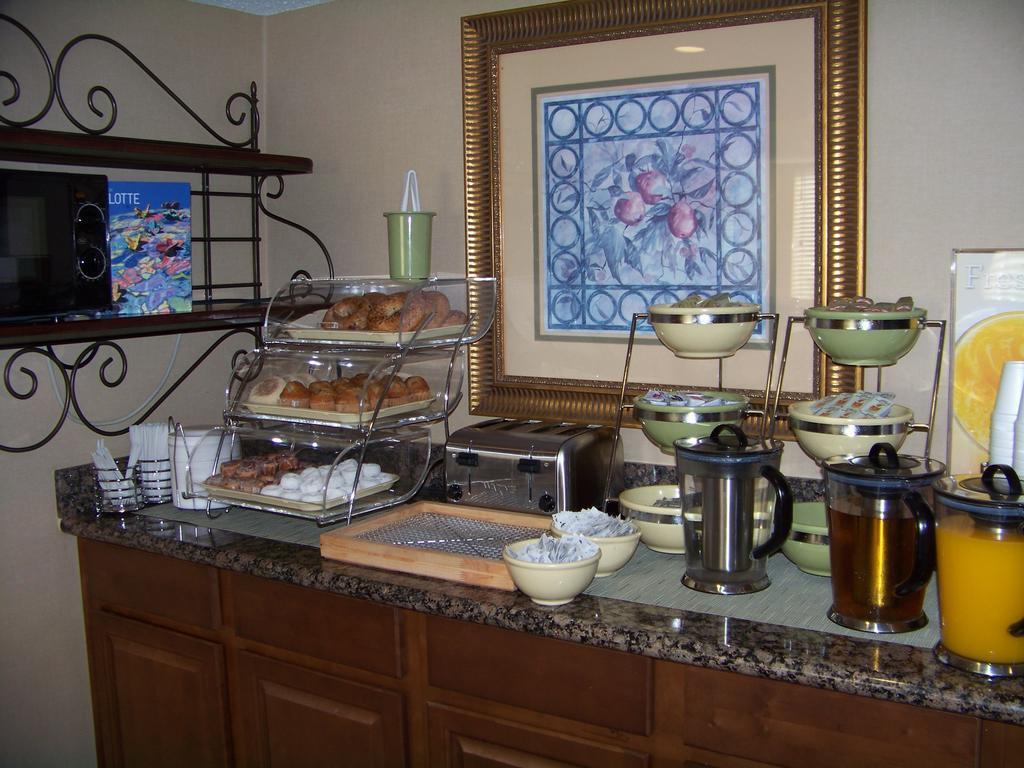 Quality Inn Huntersville Near Lake Norman Exterior photo