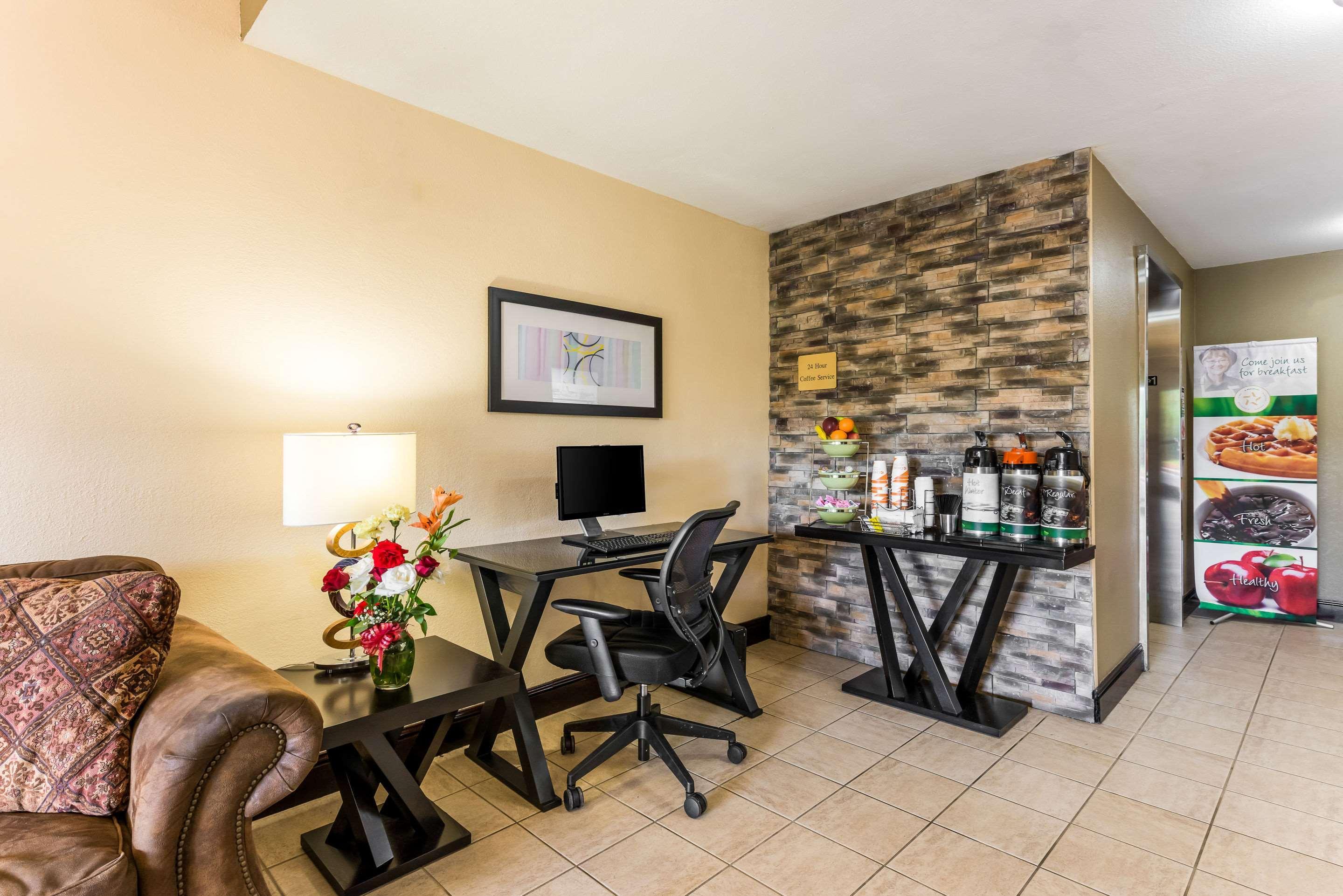 Quality Inn Huntersville Near Lake Norman Exterior photo