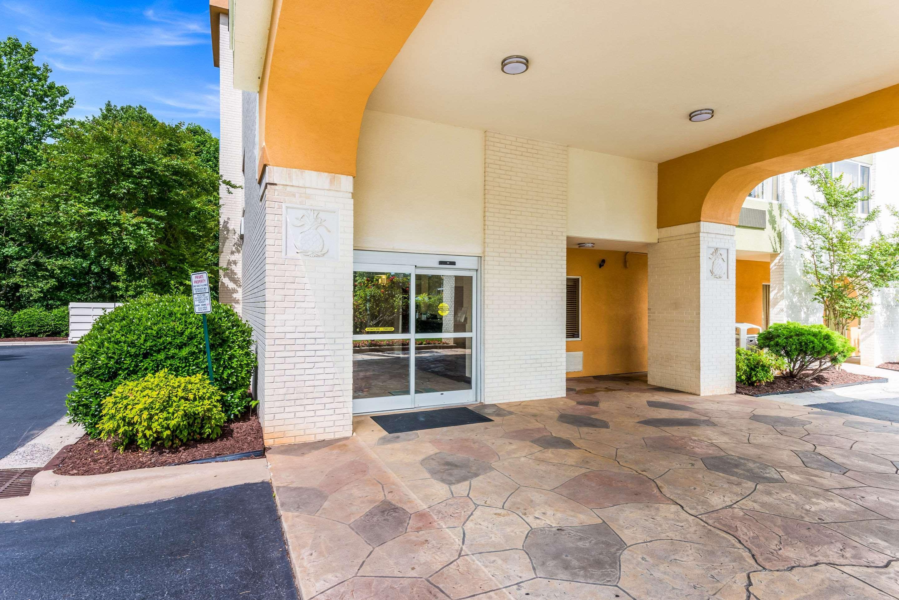 Quality Inn Huntersville Near Lake Norman Exterior photo