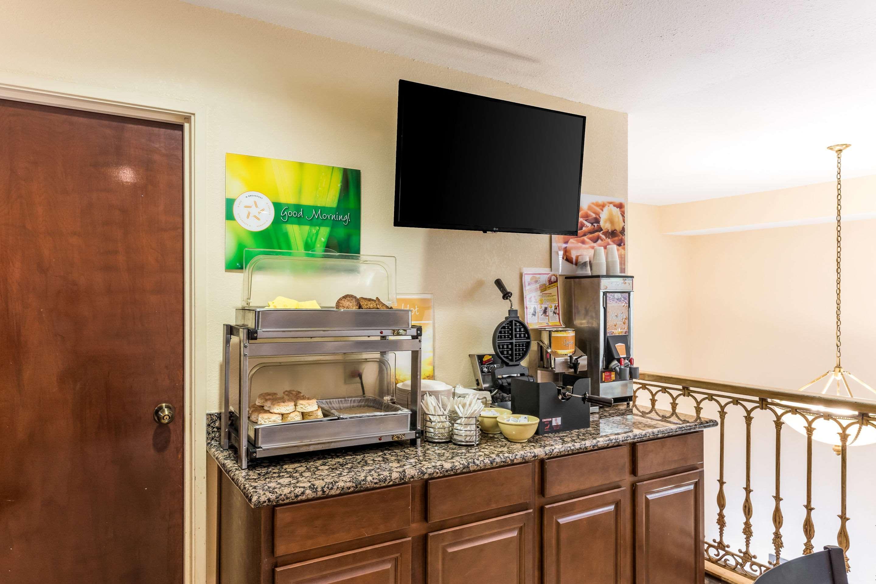 Quality Inn Huntersville Near Lake Norman Exterior photo