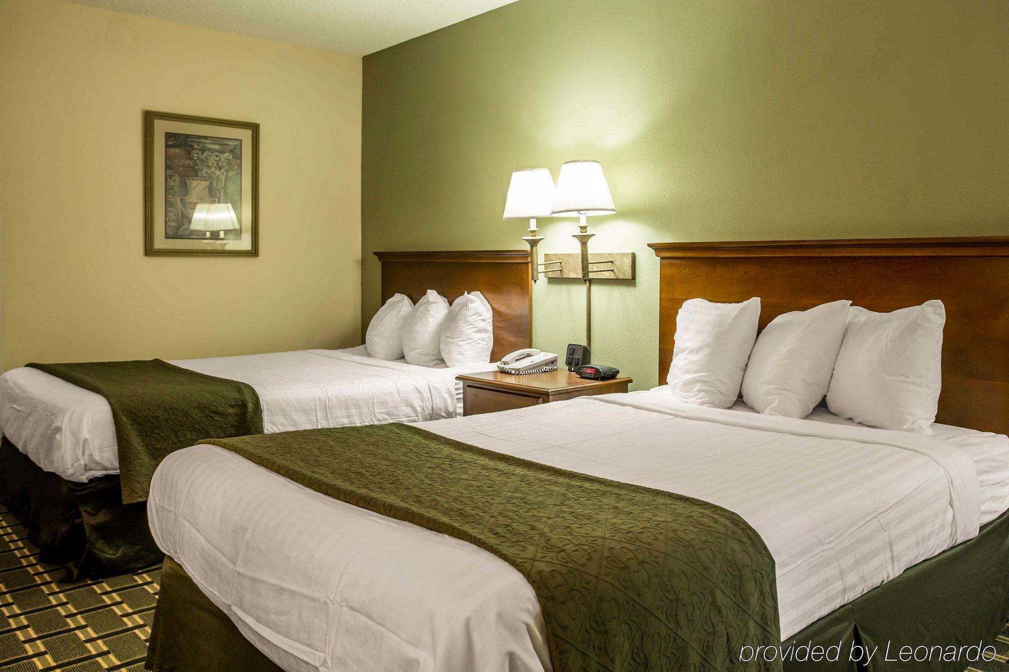 Quality Inn Huntersville Near Lake Norman Exterior photo