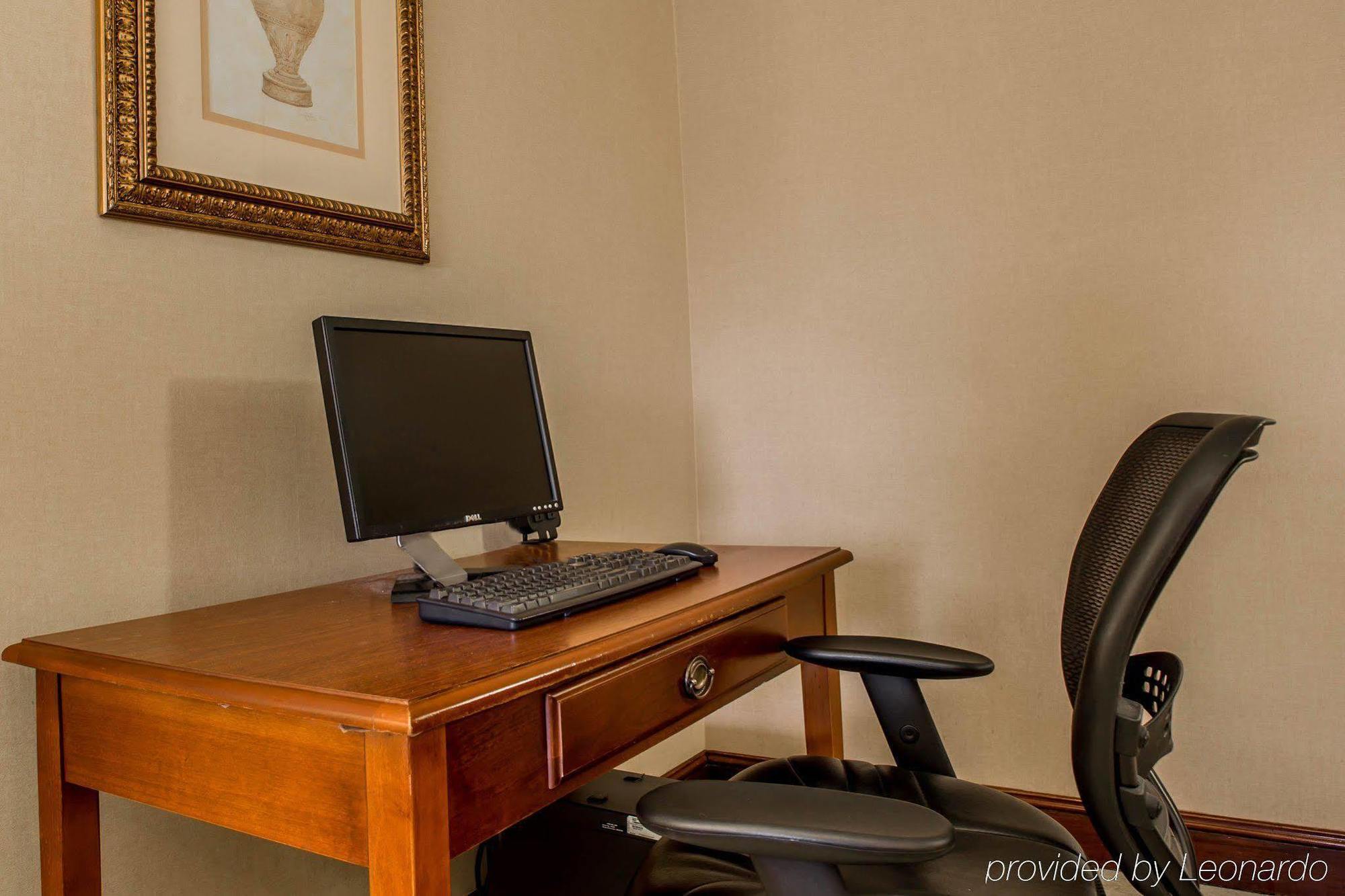 Quality Inn Huntersville Near Lake Norman Exterior photo