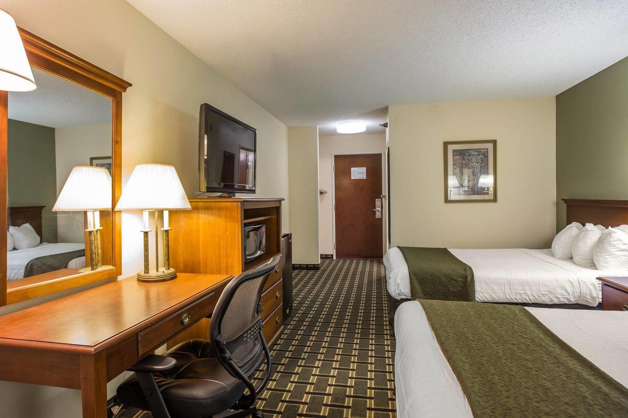 Quality Inn Huntersville Near Lake Norman Exterior photo