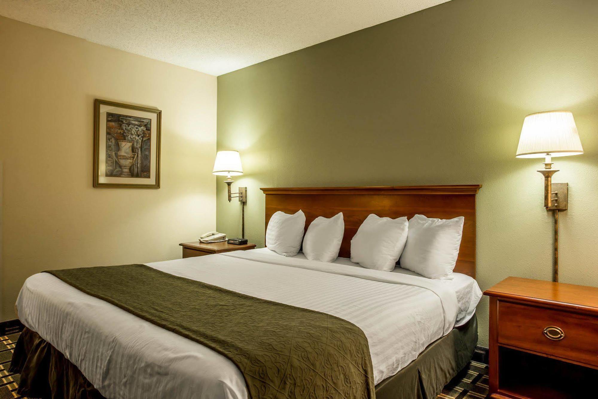 Quality Inn Huntersville Near Lake Norman Exterior photo