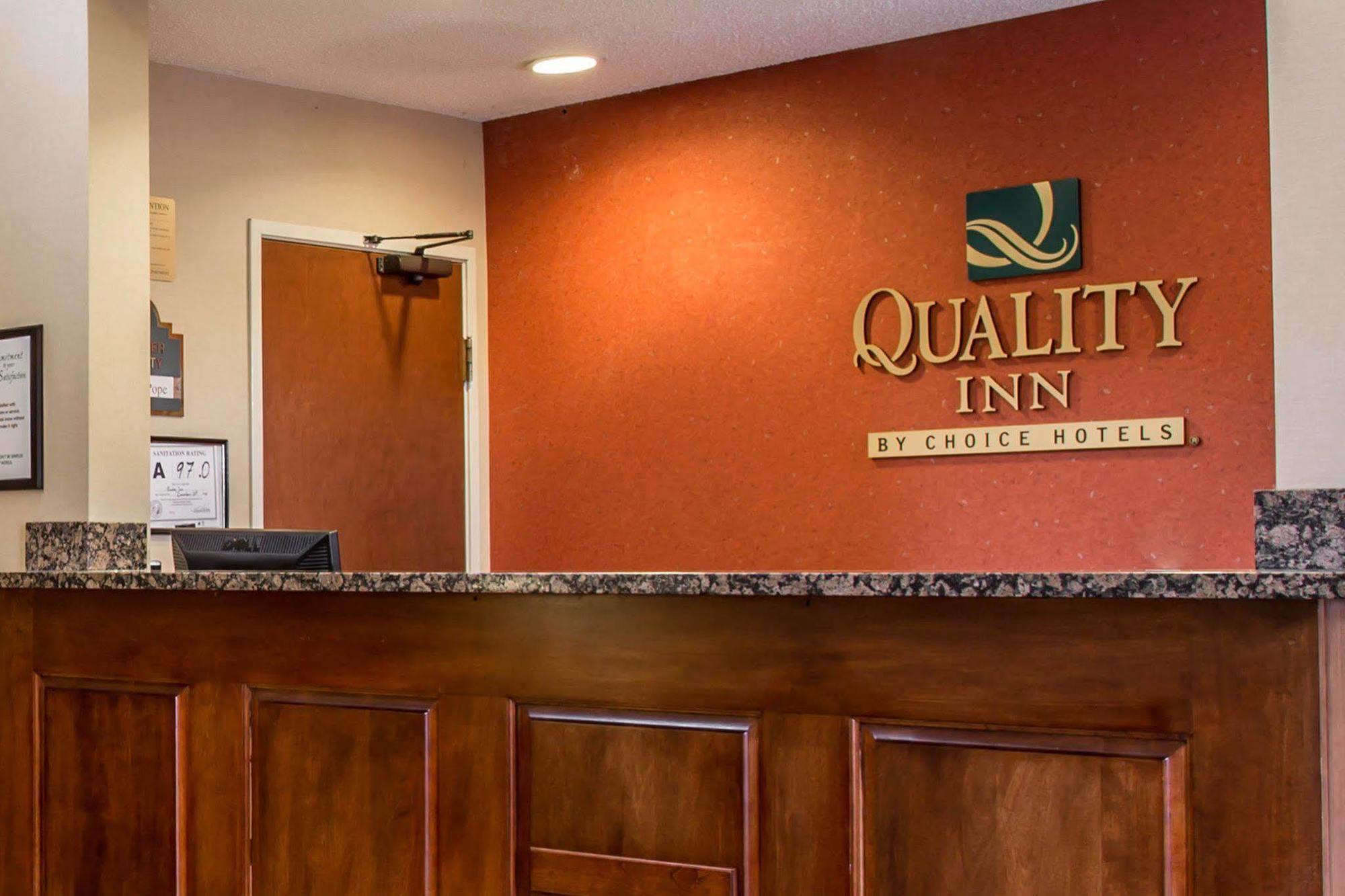 Quality Inn Huntersville Near Lake Norman Exterior photo